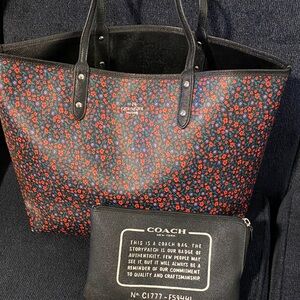 Coach reversible City Tote with Pouch